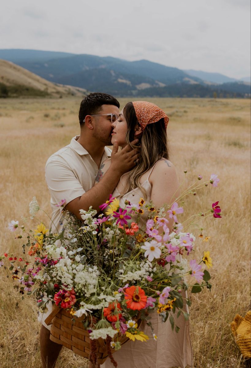 This easly became one of my favorite shoot this year. The simplicity of the outfits but bring back the color with a floral picnic basket! Engagement Couple, Engagement Session, Picnic Date, Picnic Basket, Date Night, Simplicity, Bring It On, Photoshoot, Couples