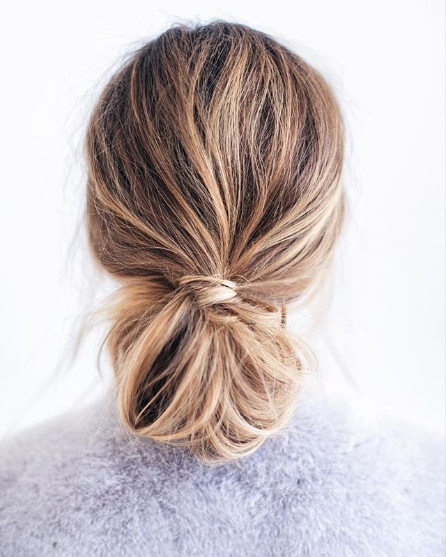 ♕♛♕ @ raachelkate Messy Bun Hairstyles, Pretty Hairstyles, Womens Hairstyles, Summer Hairstyles, Hairstyle Ideas, Halloween Hairstyles, Prom Hairstyles, Feminine Hairstyles, Everyday Hairstyles