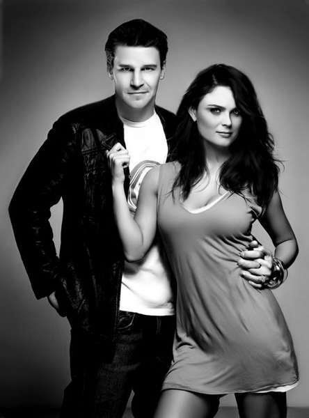 Wow look at this picture of Bones! Love this show. - Repin to WIN: http://bit.ly/HeZuI2 Bones Serie, Bones Tv Series, Bones Tv Show, Emily Deschanel, David Boreanaz, Temperance Bones, Temperance Brennan, John Francis Daley, Booth And Bones