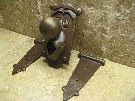 Inspired by Disney’s Alice In Wonderland /"Doorknob and Hinges/" Non-Working