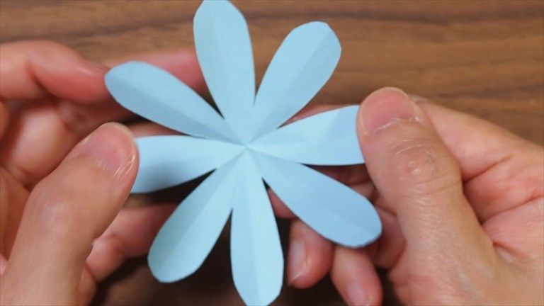 100円ショップのメモ用紙で作るガーベラの作り方 見たものクリップ 21 ペーパーフラワー 作り方 手作りグリーティングカード ペーパーロゼット 100円ショップのメモ用紙で作るガーベラの作り方 見たものクリップ 21 ペーパーフラワー 作り方 手作りグリーティングカード ペーパーロゼット