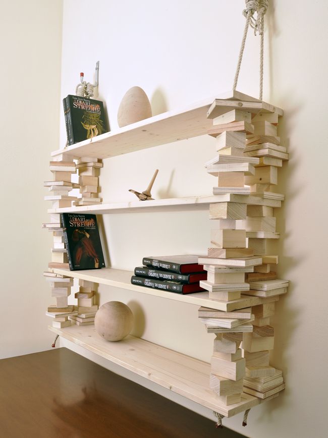 Costruiamo una rustica scaffalatura libreria appesa fai da te i cui ... Scaffalatura legno fai da te