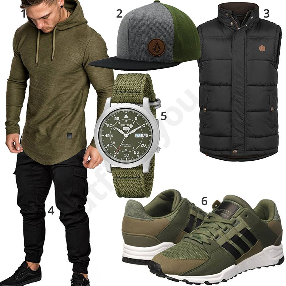 Schwarz Grüner Style für Männer | Lässige Grün Weißes Herren Outfit mit Adidas Superstars (m0613