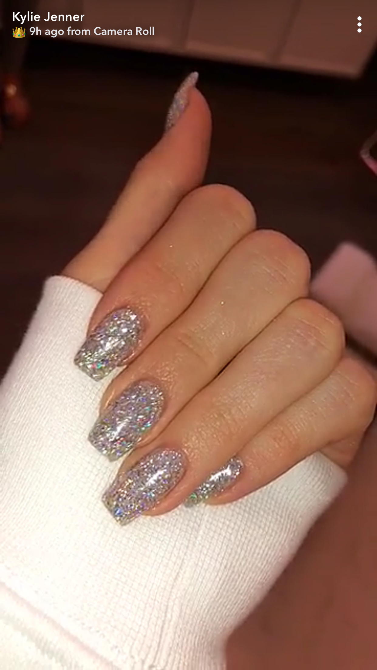 Christmas Nails Kylie Jenner