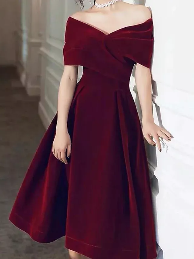 A-Line Elegant Vintage Homecoming Cocktail Party Dress Off Shoulder Short Sleeve Knee Length Velvet with Pleats 2021 8009658 2021 – $124.29 A Line Cocktail Dress, Cheap Cocktail Dresses, Cocktail Dresses Online, Cocktail Dress Vintage, Cocktail Dresses With Sleeves, Dress Party Night, Prom Party Dresses, Homecoming Dresses, Korean Dress Party Prom