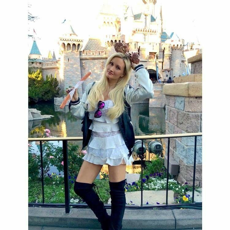 Holly Madison dating historia