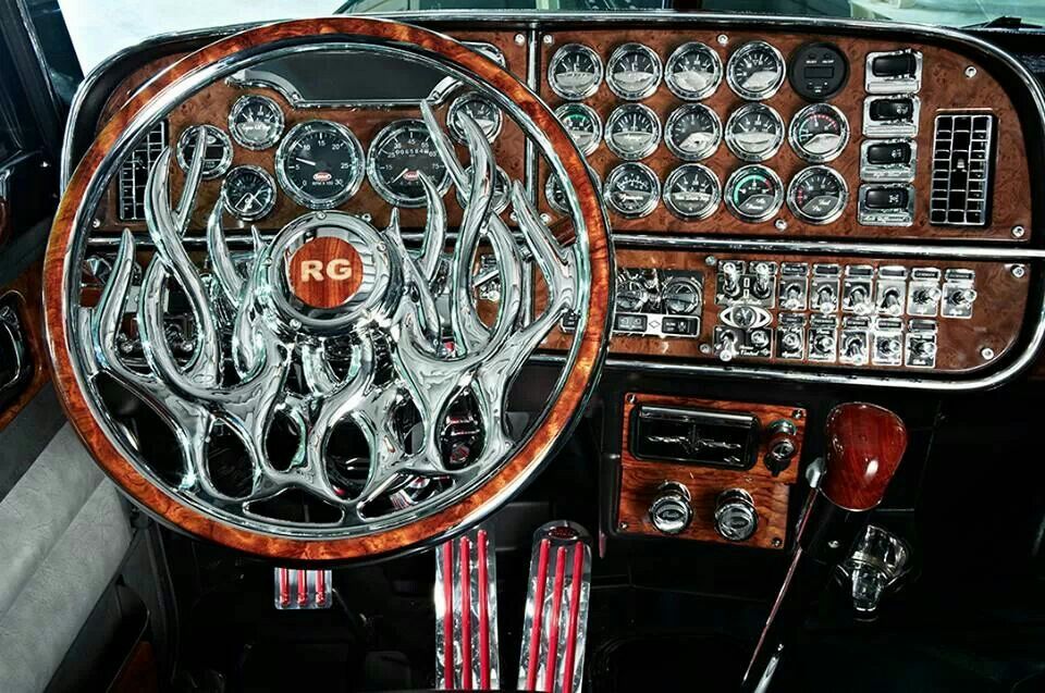 Look at this steering wheel in this 379 Peterbilt.. | Peterbilt, Truck