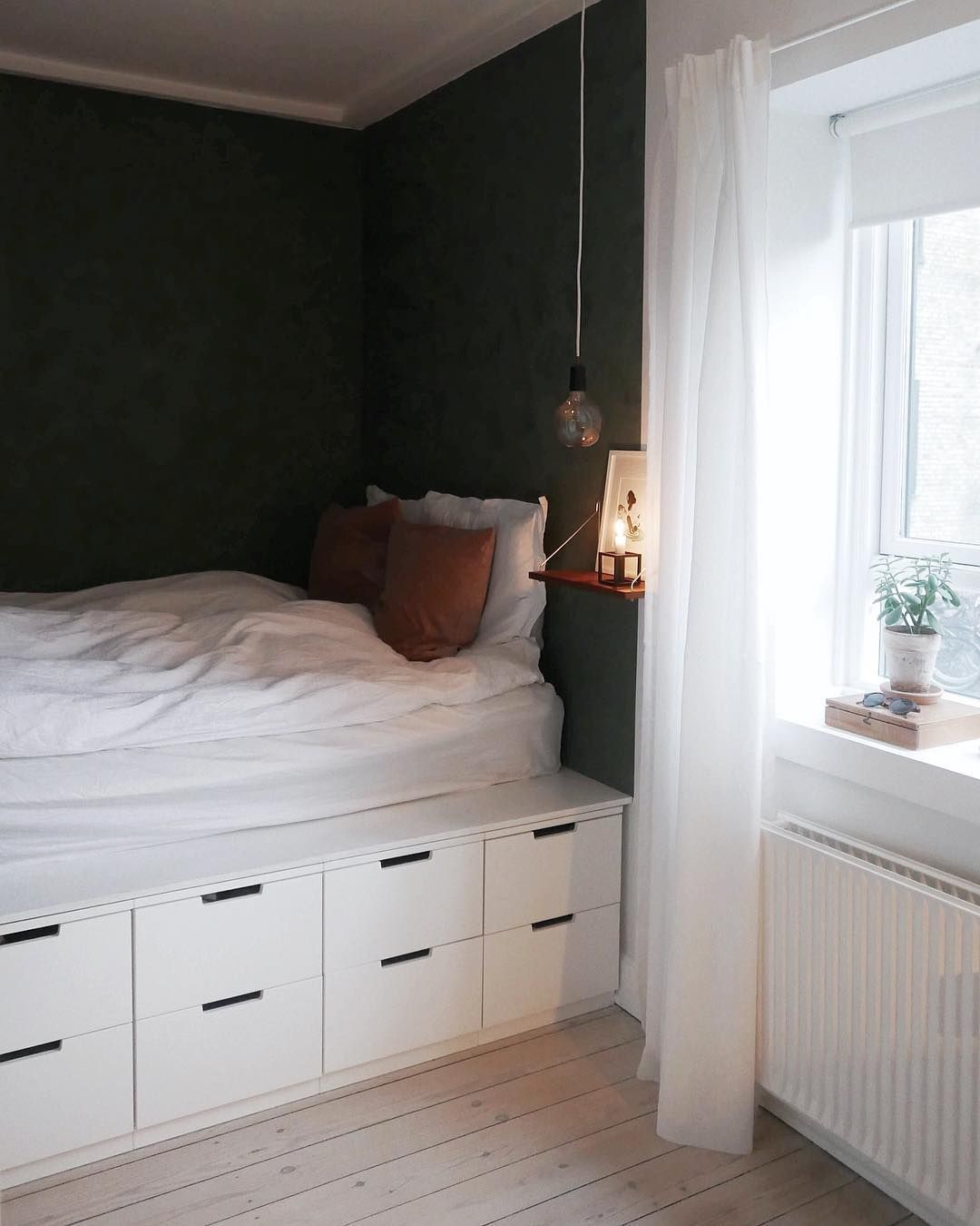 Das Schlafzimmer Gestalten Und Mehr Stauraum Schaffen Schlafzimmer Gestalten Kleines Schlafzimmer Einrichten Schlafzimmer Einrichten