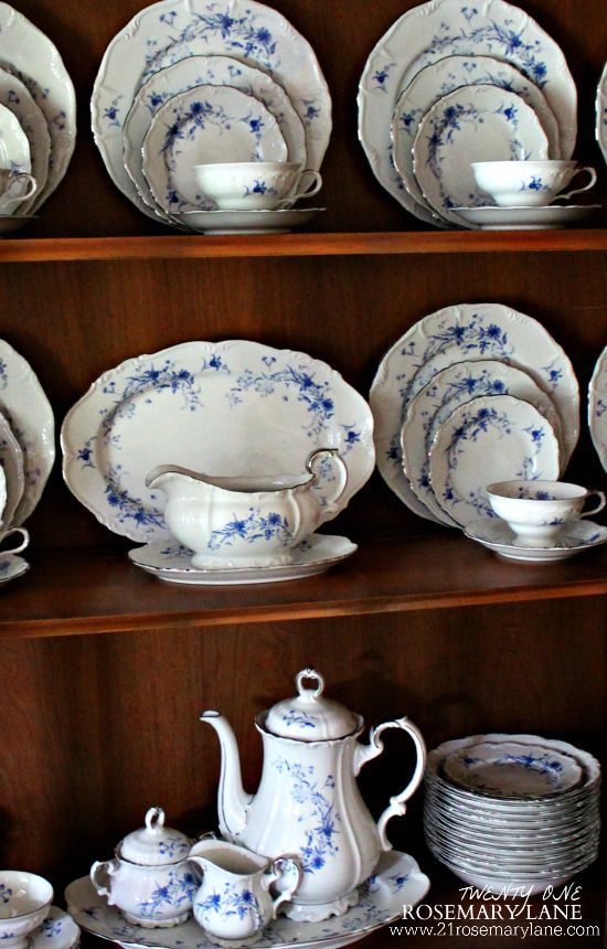 21 Rosemary Lane: A Gift from Mom ~ Beautiful Edelstein Bavarian China Dining Room Hutch, Kitchen Dining Room, Dinning Room, Kitchen Decor, China Cabinet Decor, China Cupboard, China Cabinets, China Cabinet Makeovers, Dish Display