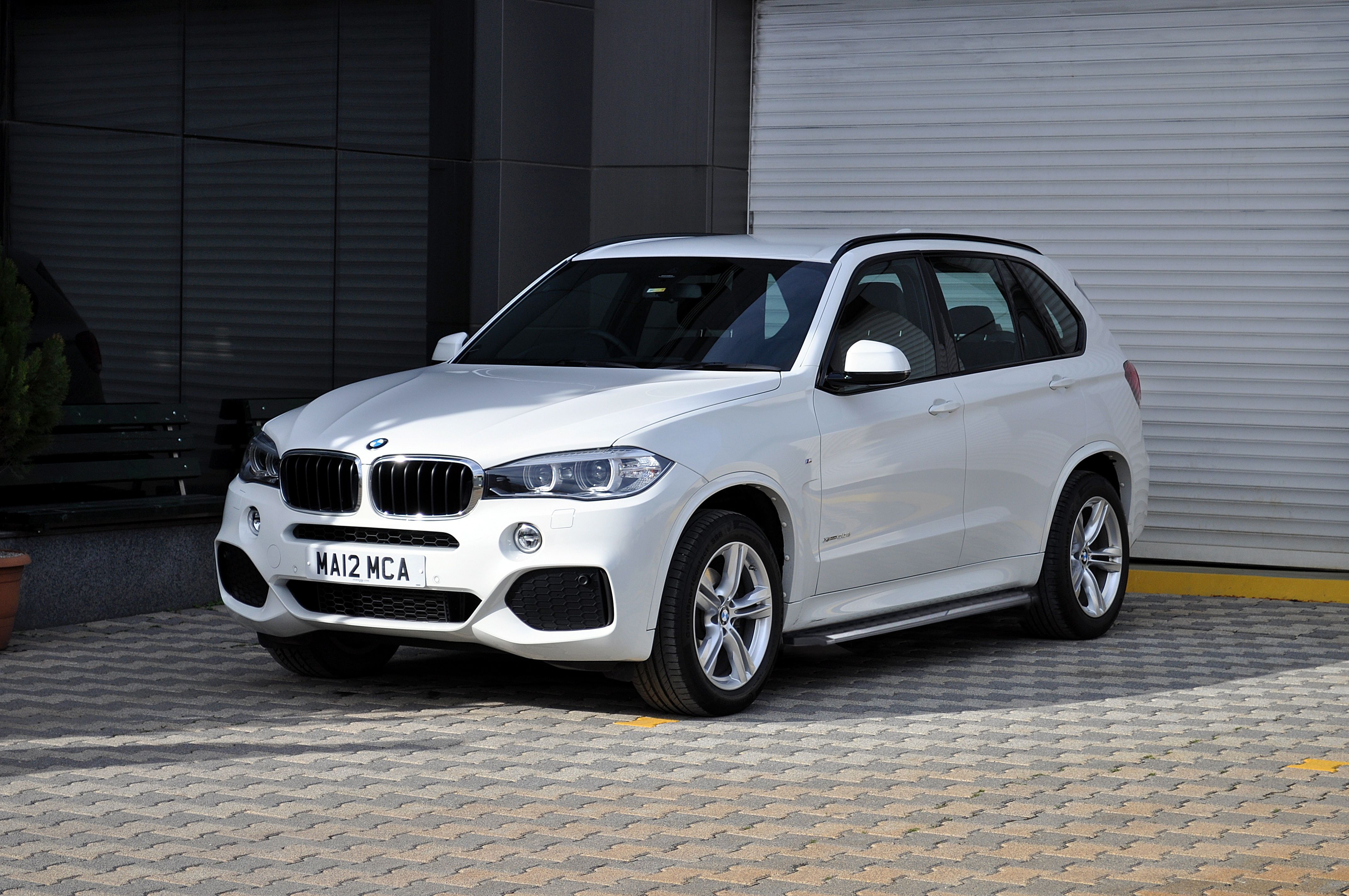 BMW X5 Side view