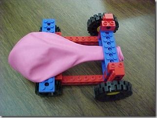 Bouw Een Auto Van Lego Of Duplo En Laat Hem Rijden Met Een