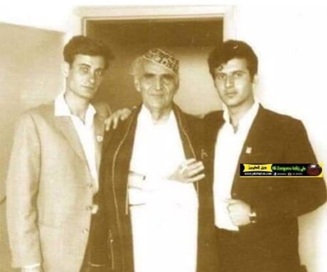 عباقرة الادب العربي وهم محمد مهدي الجواهري محمد درويش وسميح القاسم عام 1969 Palestine History Palestine Inspirational People