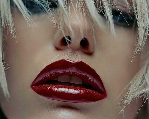 big red avant garde