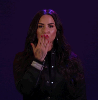 Resultado de imagem para demi lovato sending kis gifs