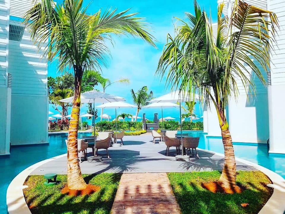 Azul Beach Resort In Negril Jamaica Has So Much To Offer Beach Vacation Familyvacation Kidfriendly Gourmetinclus Dream Vacations Vacation Travel Dreams