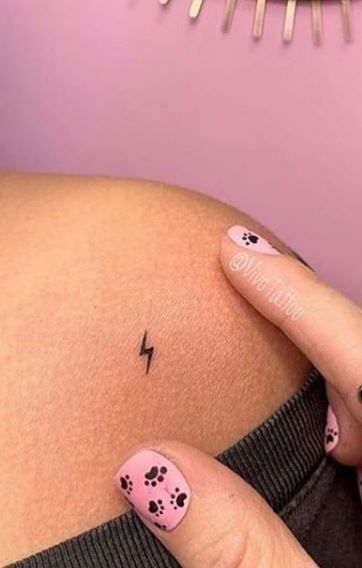 75 Trendy Micro Tattoos - All About Micro Tattoos - Tattoo Me Now Small Girly Tattoos, Tiny Tattoos For Women, Small Hand Tattoos, Cute Tiny Tattoos, Mini Tattoos, Small Tattoos For Girls, Small Simple Tattoos, Delicate Tattoos For Women, Tiny Wrist Tattoos