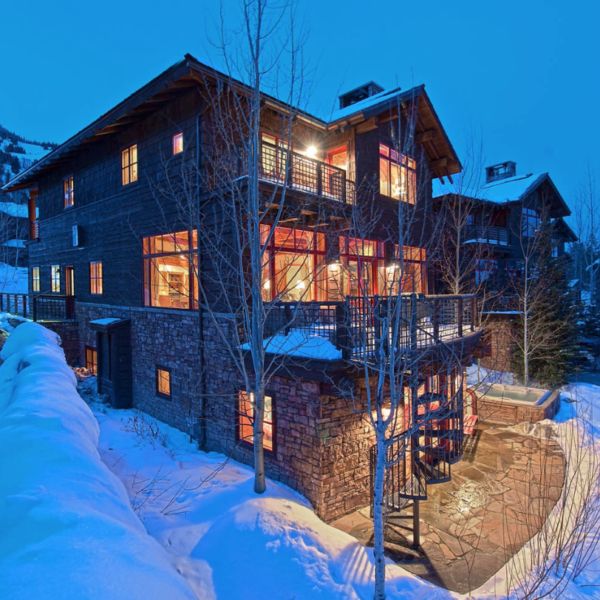 12 Insane Airbnb Homes To With Friends Travel Pinterest Granite Ridge Lodge Jackson Hole Wyoming This Rustic Ha Is Located In S Teton Village If You Like Outdoor Mountainside Whirlpool