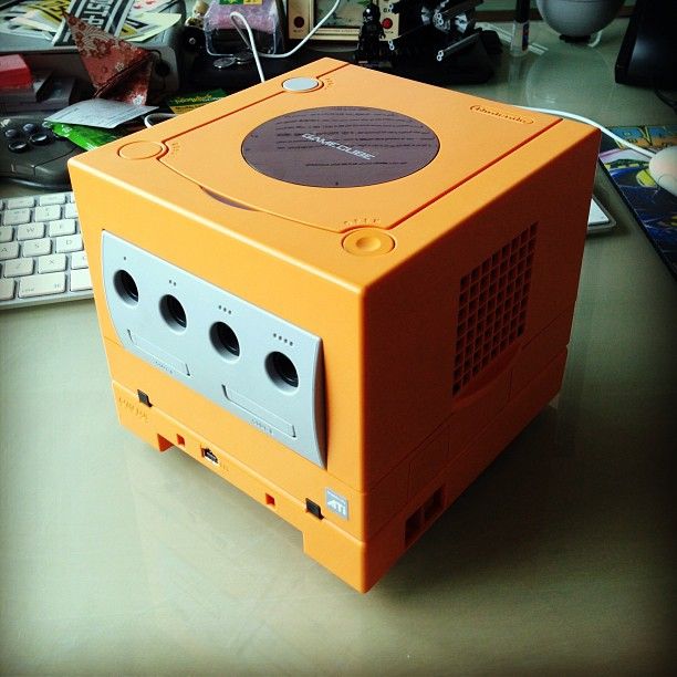 spice orange gamecube with gameboy player spice orange gamecube with gameboy player