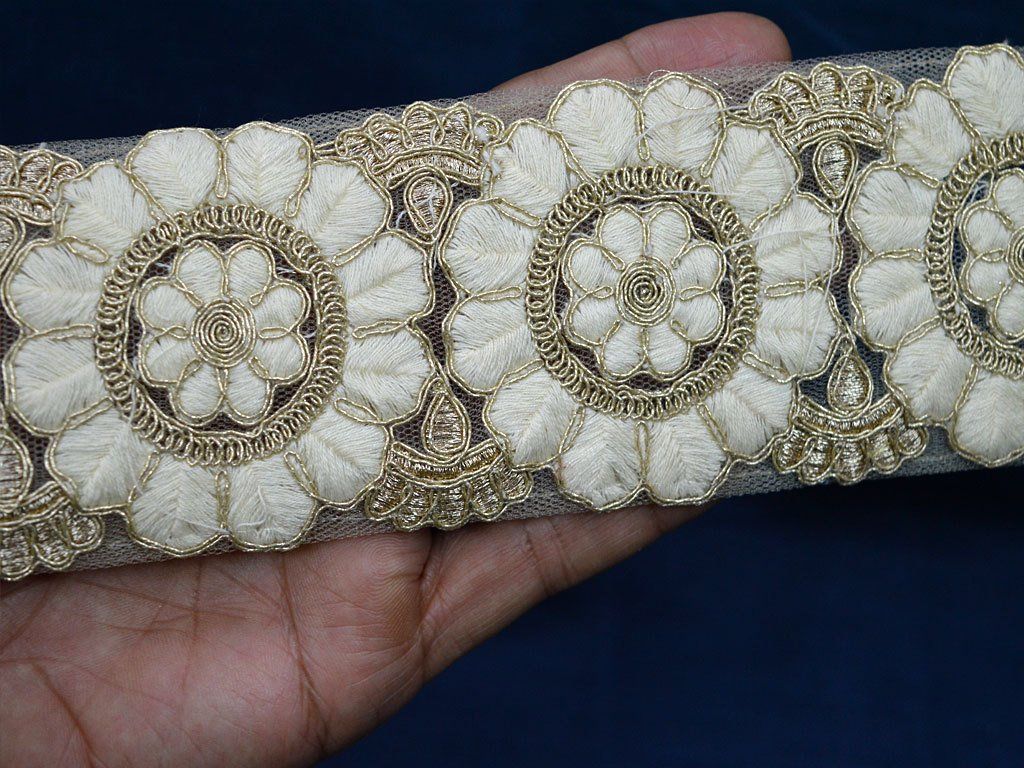 Wholesale Embroidery Sequins Sari Border Indian Laces and Trim By 9 Yard Trimming Paisley Sewing Costume Lace Fashion trim Net Fabric Border
