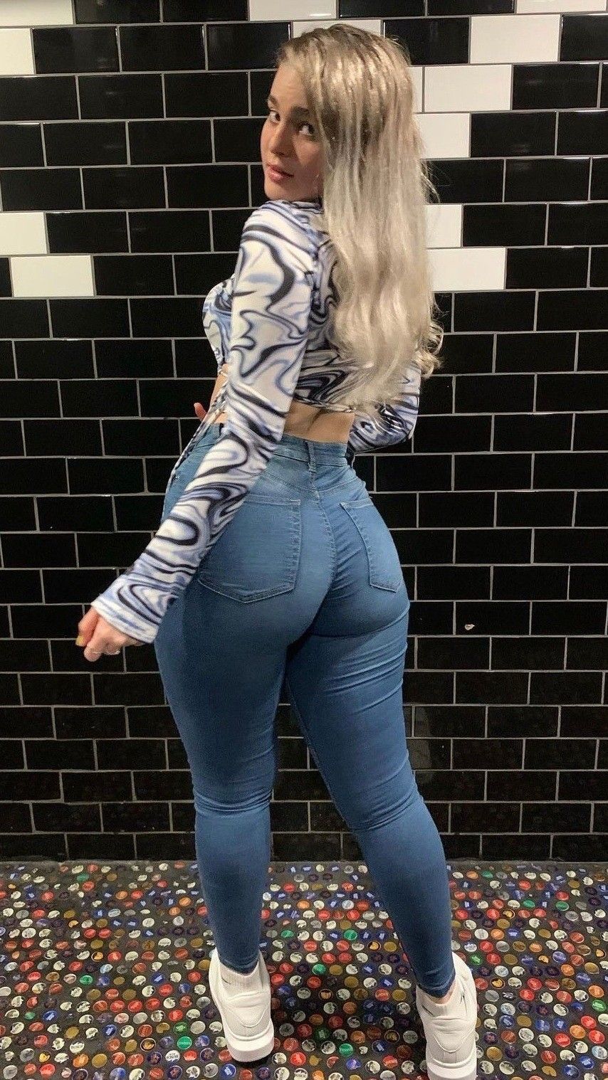 Tight Jeans Girls Curvy Girl Outfits Best Jeans Beautiful Girl Image tight-jeans-girls-curvy-girl-outfits-best-jeans-beautiful-girl-image