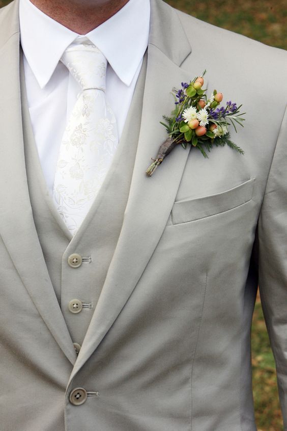 結婚式の新郎ファッション タキシードの着こなし方 結婚式服装 ハワイアン ウェディング 新郎 結婚式の新郎ファッション タキシードの着こなし方 結婚式服装 ハワイアン ウェディング 新郎