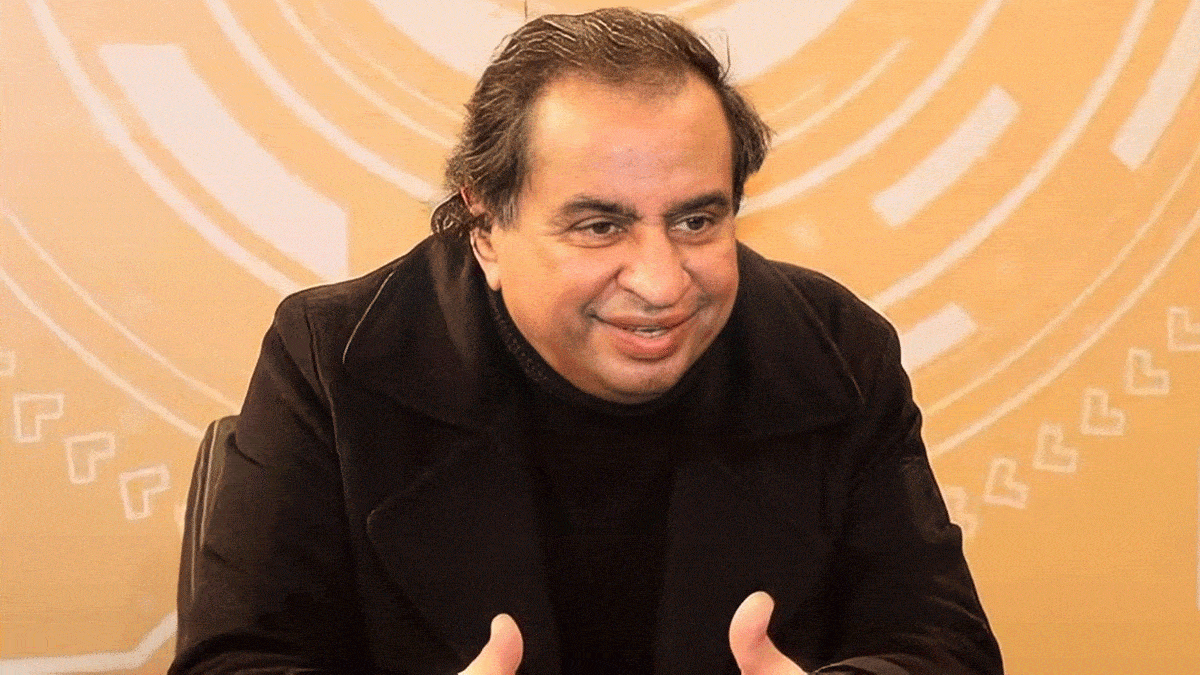 وداعا مخرج الكاميرا الخفية رائد لبيب في ذمة الله In 2021 News Character John