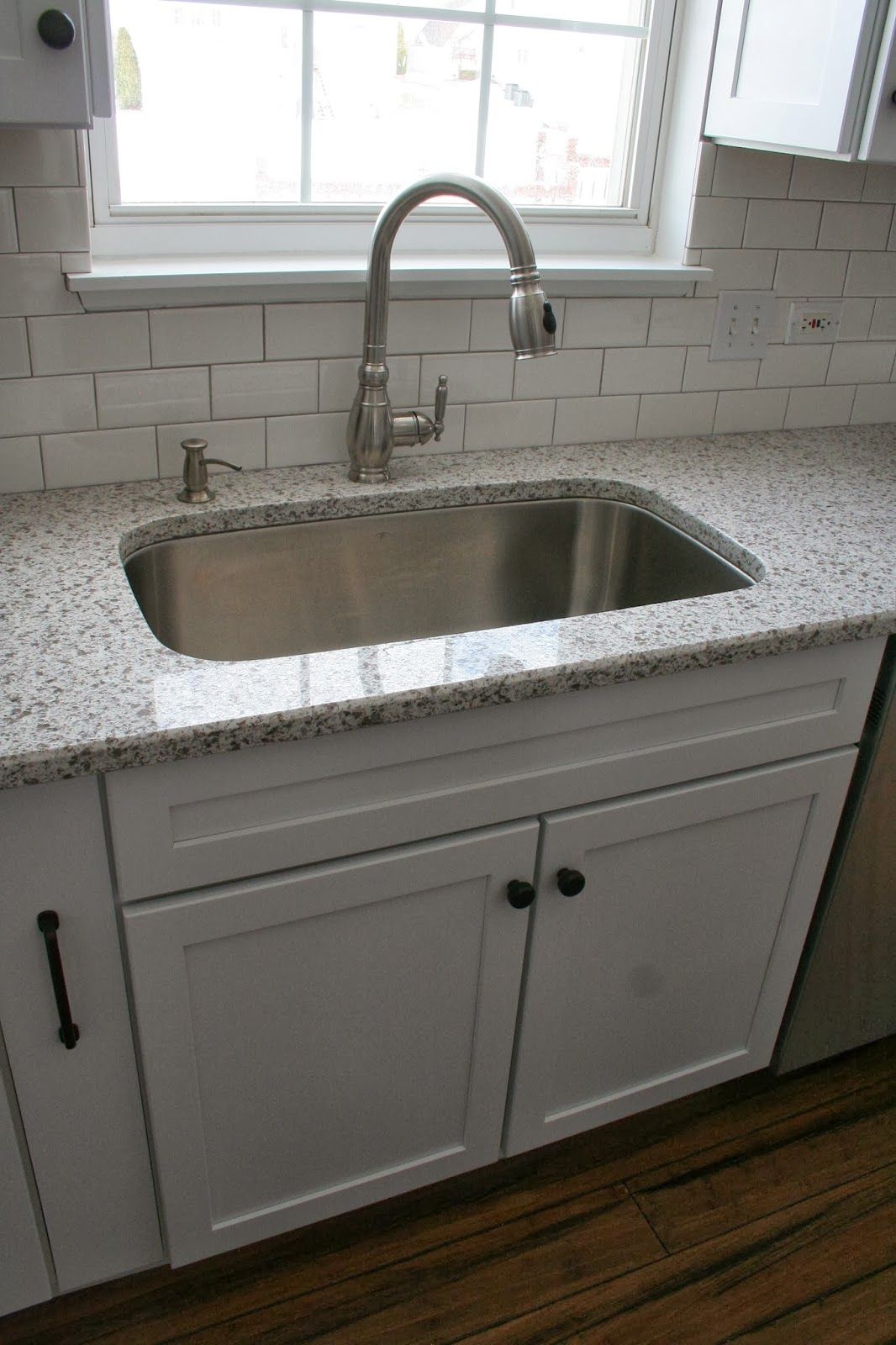 Single Tub Sink Gives You That Farmhouse Look Without Having