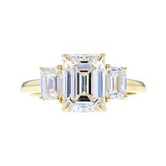 Certified 3.20 Carat Emerald And Diamond Three-sto Certified 3.20 Carat Emerald And Diamond Three-sto