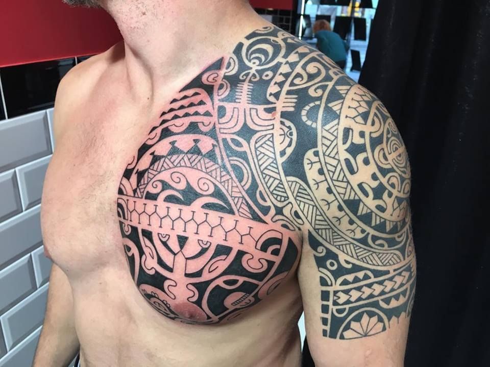 10 Features Of Hawaiian Chest Tattoos That Make Everyone Love It Tattoos Samoan Tattoo Tribal Chest Tattoos