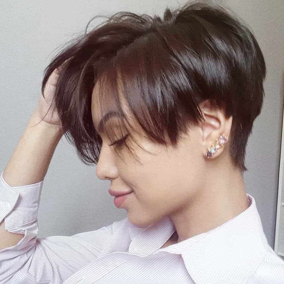 50+ Best Pixie Bob Haircuts for Neat Look » Hairstyle Samples Sleek Bob Hairstyles, Long Layered Bob Hairstyles, Bobbed Hairstyles With Fringe, Medium Bob Hairstyles, Bob Hairstyles For Fine Hair, Pixie Hairstyles, Hairstyles Videos, Really Short Hairstyles, Braided Hairstyles