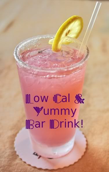 Lowest calorie cocktails to order at a bar Champagne is one of the best low calorie cocktails to order at the bar. It contains slightly fewer calories than red wine and is usually served in flutes, which hold smaller portions. Plus, if you go out on New Year's Eve, you won't be the only one popping the top of this low calorie drink!