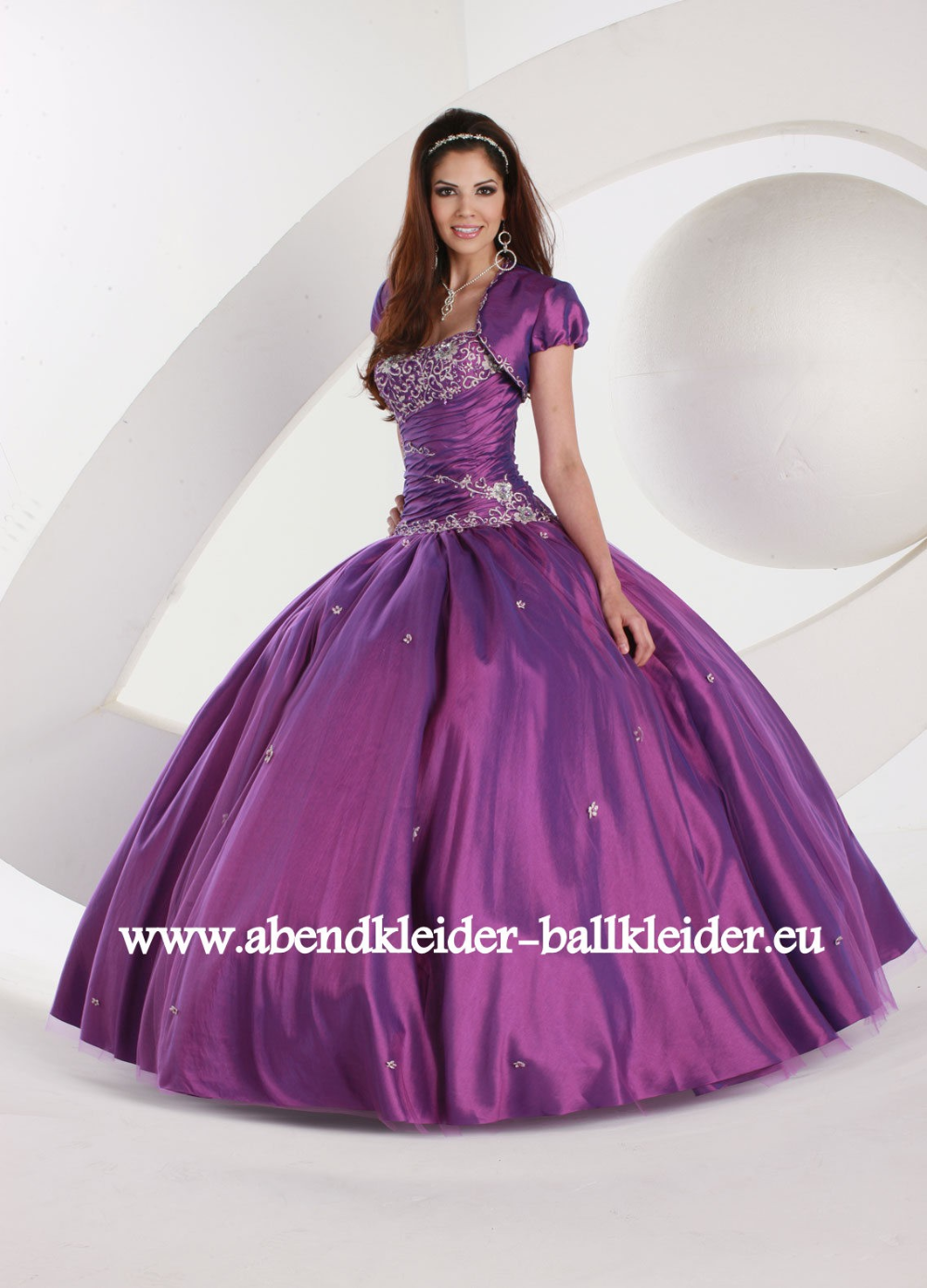 Klassisches Abendkleid Ballkleid Online in Lila #abendkleid Klassisches Abendkleid Ballkleid Online in Lila #abendkleid