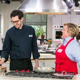 Hosts Bridget Lancaster and Julia Collin Davison uncover the secrets to making foolproof Eggs Benedict at home. Next, equipment expert Adam Ried reveals his top pick for espresso machines. Finally, test cook Dan Souza makes Julia a show-stopping German Pancake. #espressoathome Hosts Bridget Lancaster and Julia Collin Davison uncover the secrets to making foolproof Eggs Benedict at home. Next, equipment expert Adam Ried reveals his top pick for espresso machines. Finally, test cook Dan Souza make #espressoathome