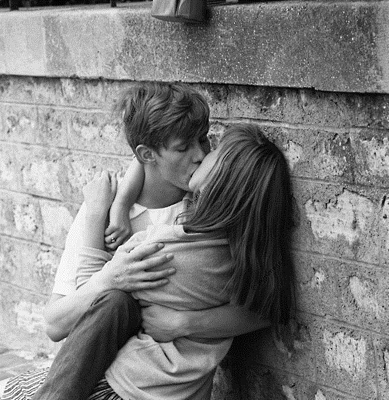 Couple S'embrassant, Couple Goals, Couple Pictures, Kissing Couples, Couples In Love, Cute Young Couples, Romantic Love, Hopeless Romantic, Miss Americana