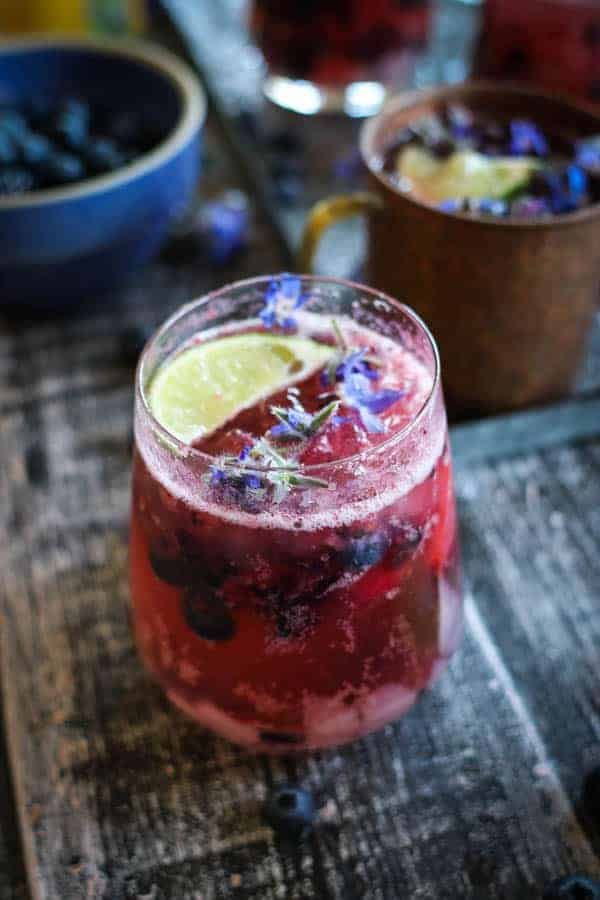 Wine cocktails are all the rage this summer, and this Strawberry Lemon Smash is quite possibly our absolute favorite! The perfect ratio of tart and sweet with freshly squeezed lemon juice and luscious berries all topped off with California sparkling wine give it that irresistible fizz factor! #winecocktails #sparklingwine #winespritzer @thismessisours @castrawberries @cagrown #strawberrylemonade Blueberry Doughnuts, Blueberry Bars, Blueberry Season, Blueberry Recipes, Citrus Sangria Recipe, Sangria Recipes, Drink Recipes, Fresh Guacamole, Ice Wine