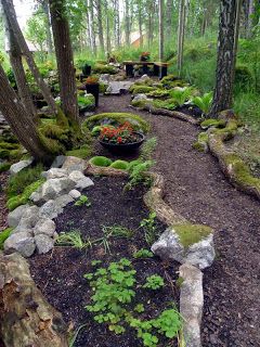 Wooded Backyard Landscape, Rock Garden Landscaping, Garden Pathway, Backyard Garden, Landscaping Borders, Acreage Landscaping, Forest Garden, Woodland Garden, Garden In The Woods