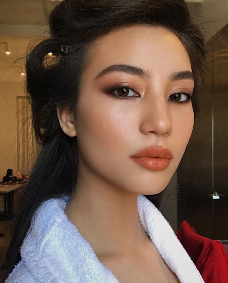 Summer Wedding Makeup, Natural Wedding Makeup, Natural Makeup Looks, Wedding Hair And Makeup, Wedding Summer, Natural Lips, Natural Eyebrows, Prom Makeup, Asian Wedding Makeup