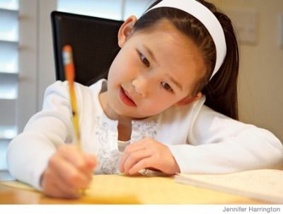 "How to Help Your Kid Study for a Test - Fun, smart ways to help your kid study effectively for reading, spelling, math, science ..." by Teri Cettina, from Parenting.com Parenting Articles, Kids Parenting, Parenting Hacks, Library Skills, Study Skills, Study Strategies, Study Habits, Study Tips, Kids Learning Activities