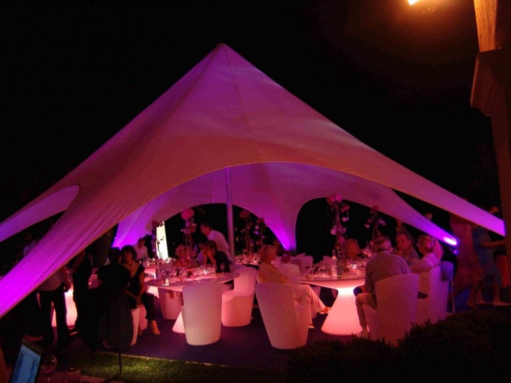 Met de juiste verlichting is deze tent ook s'nachts een ...