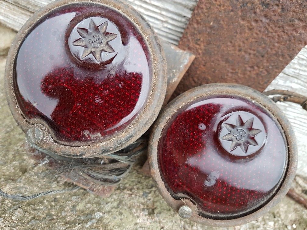 Vintage car lights Pickers Antiques, Car Lights, Antique Collection
