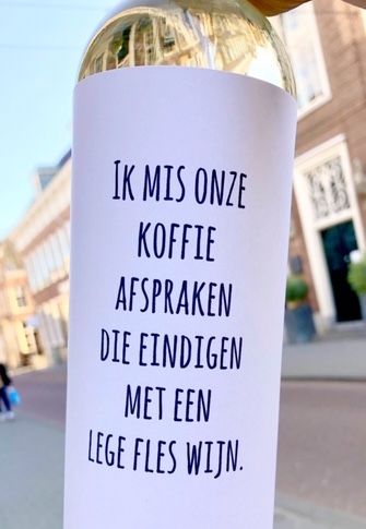 Wijnetiketten van Fun Wine Labels Archieven - Mama Drinkt Wijn Wine Lovers, Labels, Humor, Tableware, Dinnerware, Humour, Tablewares, Funny Photos, Funny Humor