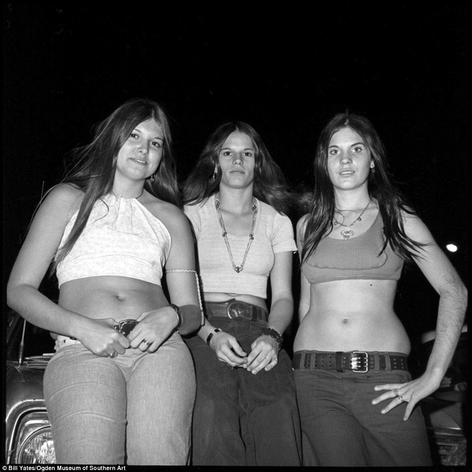 Roller Skating Rink, Roller Rink, Roller Disco, Roller Skaters, Vintage Photographs, Vintage Photos, Photos Corps, Actrices Sexy, I'm With The Band