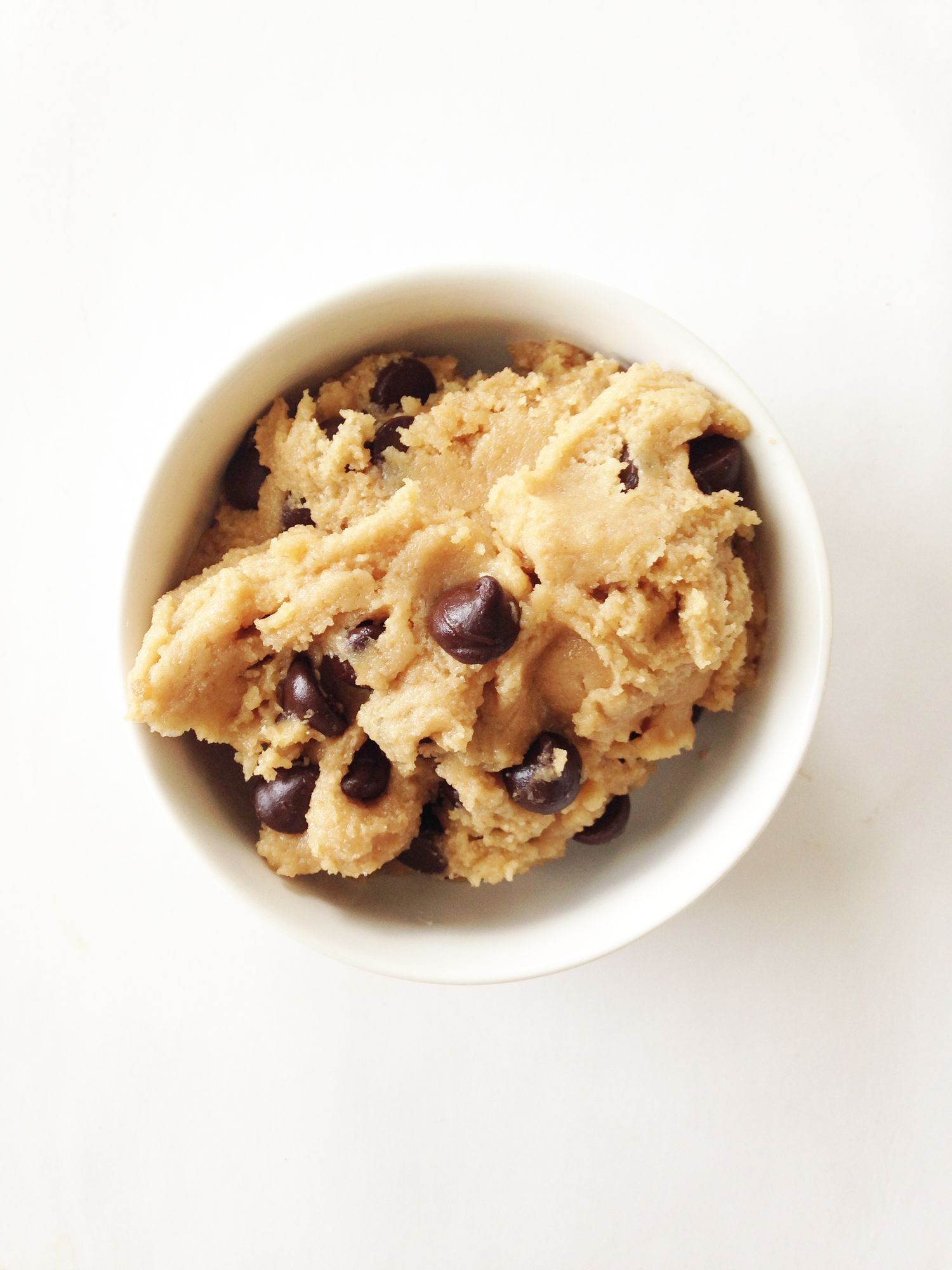 Skinny Edible Chocolate Chip Cookie Dough (Whole Wheat) #healthycookiedough Skinny Edible Chocolate Chip Cookie Dough (Whole Wheat) — The Skinny Fork #vegancookiedough