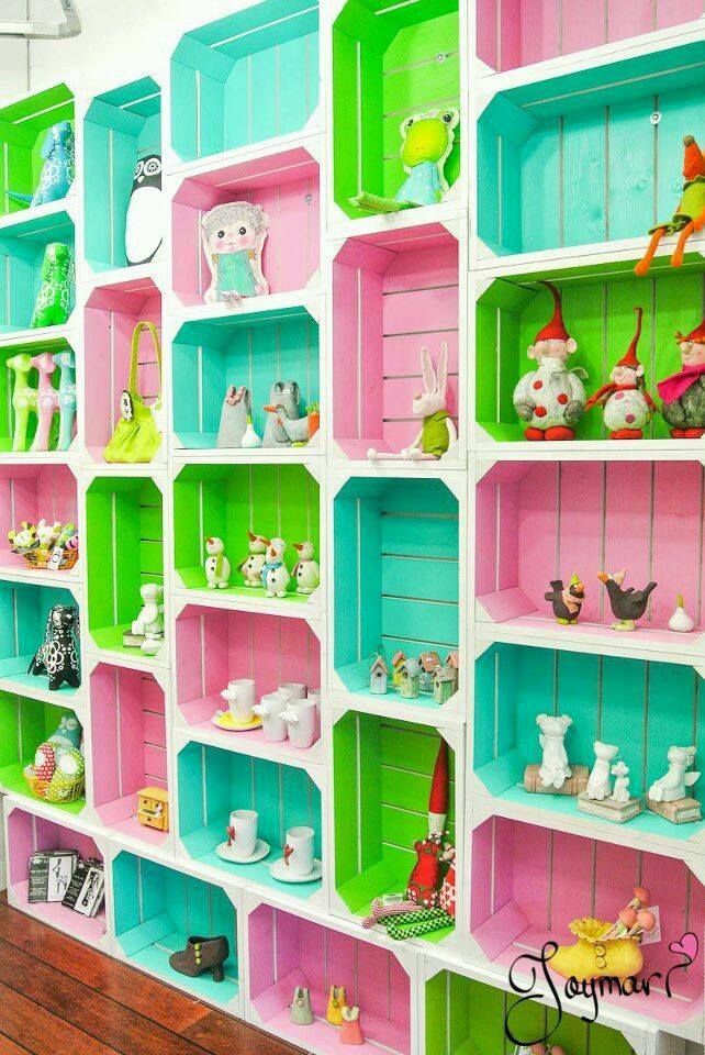 29 Ways To Be Sustainable by Decorating With Wooden Crates Bücherregale grün anmalen! | Kinderzimmer | Kinderzimmer