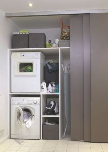 buanderie-derriere-des-portes-coulissantes_5021134 Laundry Cupboard, Laundry Room Cabinets, Basement Laundry, Small Laundry Rooms, Laundry Closet, Laundry Room Organization, Laundry Room Design, Laundry In Bathroom, Bathroom Storage