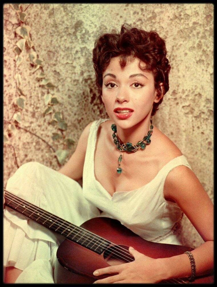 Young Rita Moreno Puerto Rican 🇵🇷singer actress dancer. | Rita moreno