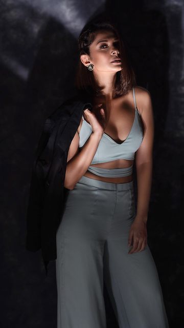 Light Skin Girls, Ashley Benson, Jennifer Winget, Zoya, Indian Outfits, Bollywood, Fashion Outfits, Photography, Avengers