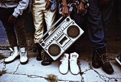 Rap Muzik Neden Onemli Ve Neden Bu Kadar Populer Oldu Hipster Kiyafetleri Populer Rap Muzik