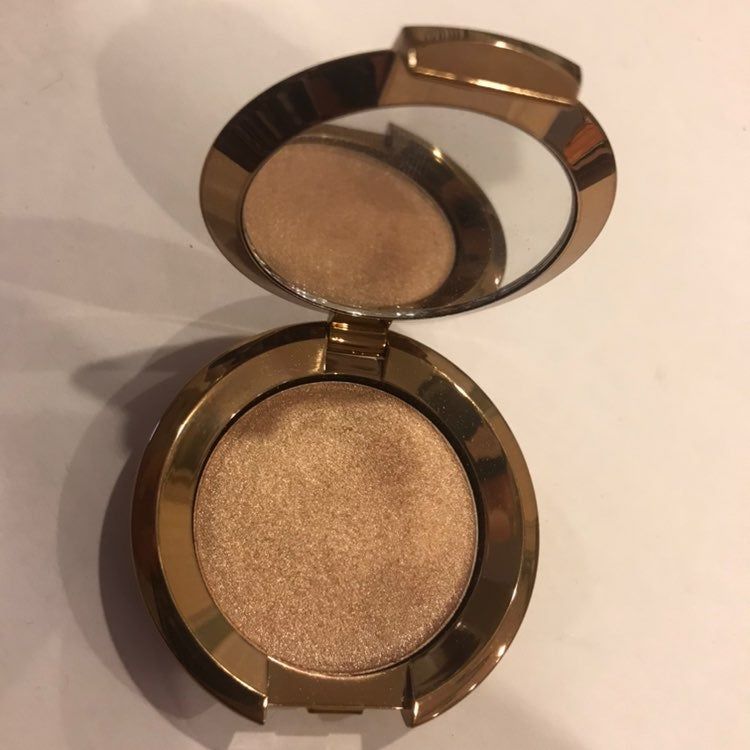 Becca MINI Highlight in Opal Swatched/ product not used Sanitized