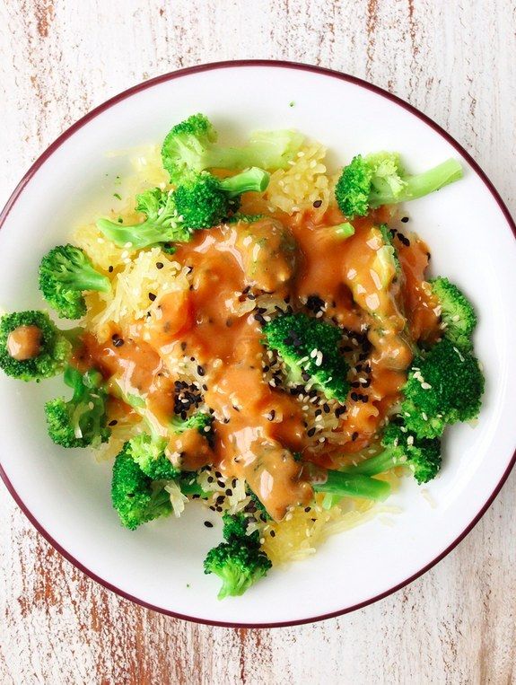 21 Vegetarian Dump Dinners For The Crock Pot Crockpot Spaghetti Squash, Spaghetti Squash Noodles, Slow Cooker Spaghetti, Healthy Slow Cooker, Slow Cooker Recipes, Crockpot Recipes, Cooking Recipes, Cooking Games, Healthy Crockpot